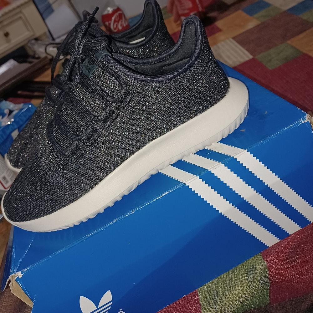 Adidas tubular shadow